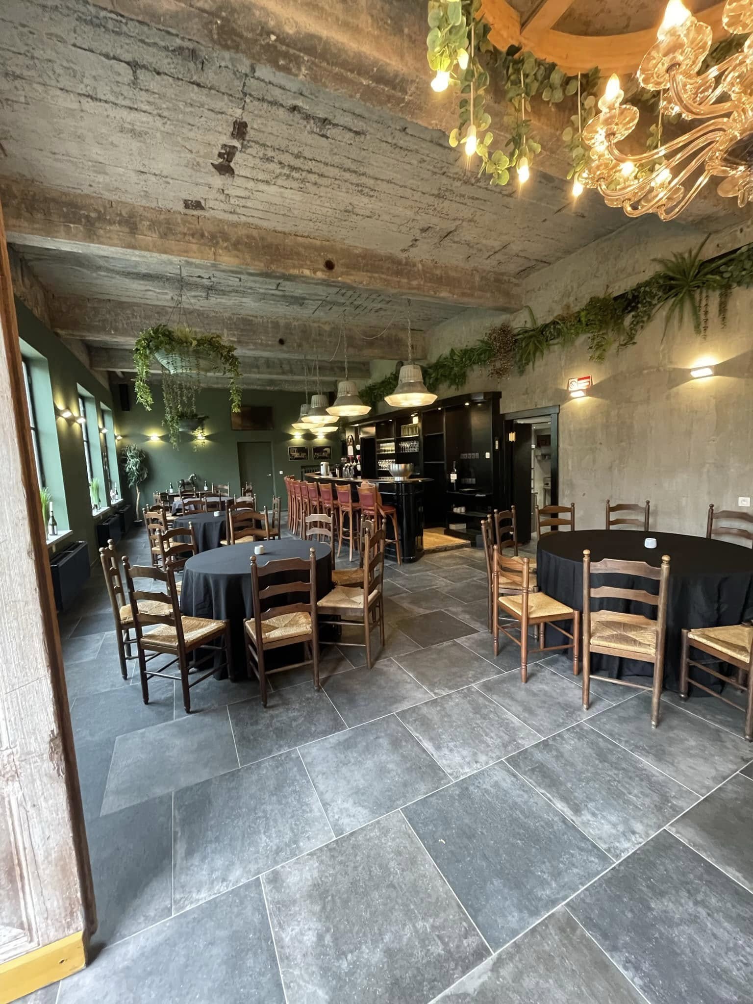 The Cave zaal sfeer 2